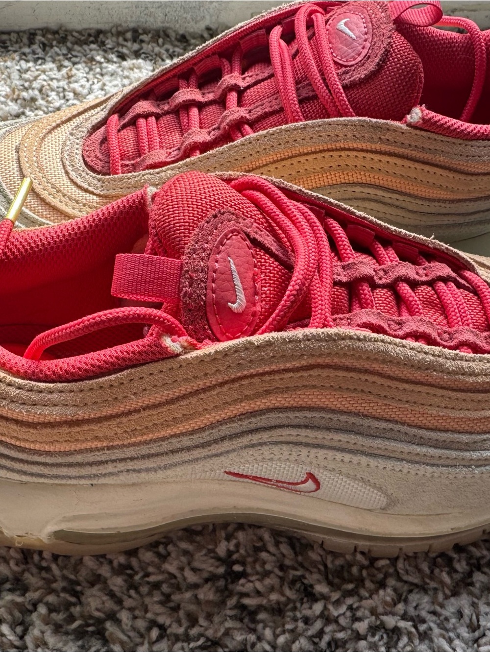 Nike Women’s Coral and Beige Gradient Wave Sneakers